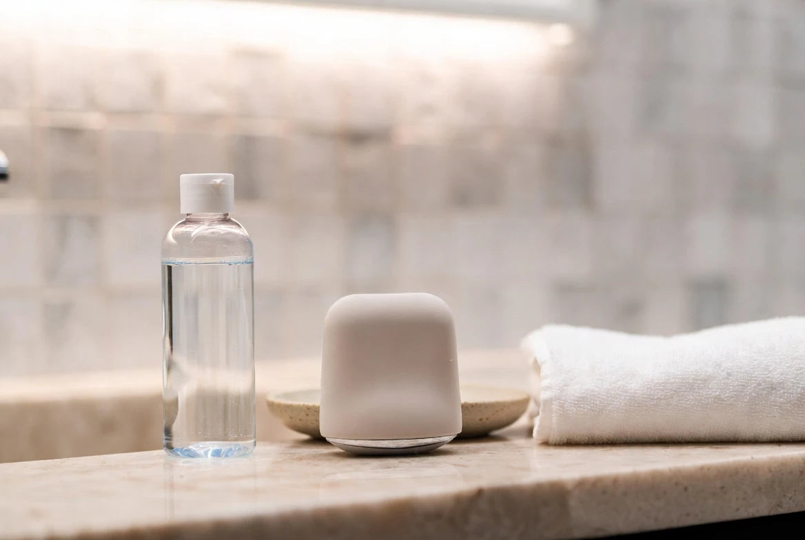Discreet silicone device and water-based lubricant arranged for a couples compatibility guide